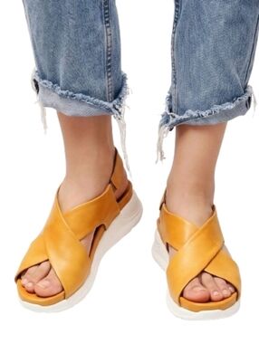 GIROTTI Leather Chunky Sole Sandals